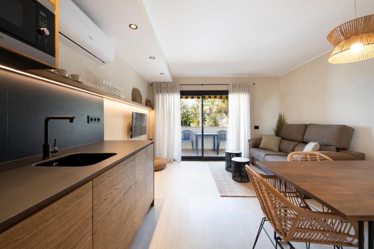 Apartamentos Marplana Castelldefels Exterior photo